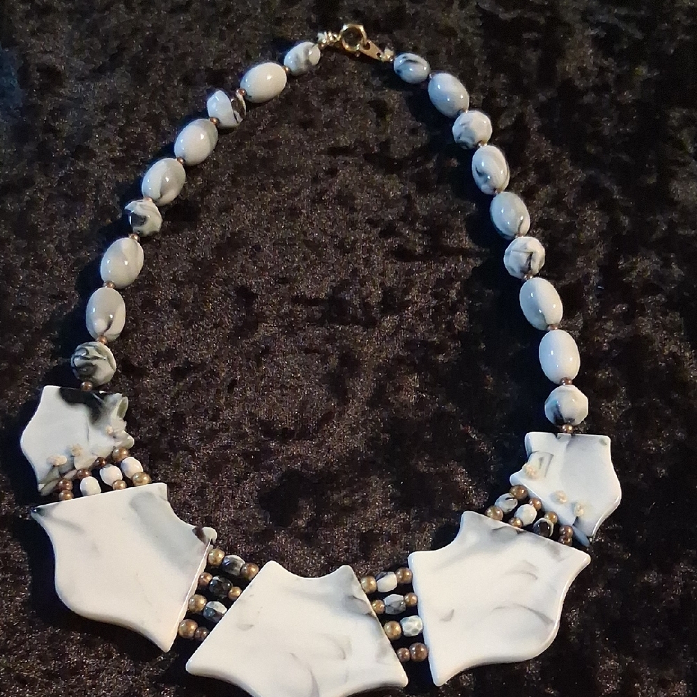 Vintage White Necklace Classic Chunky Jewelry